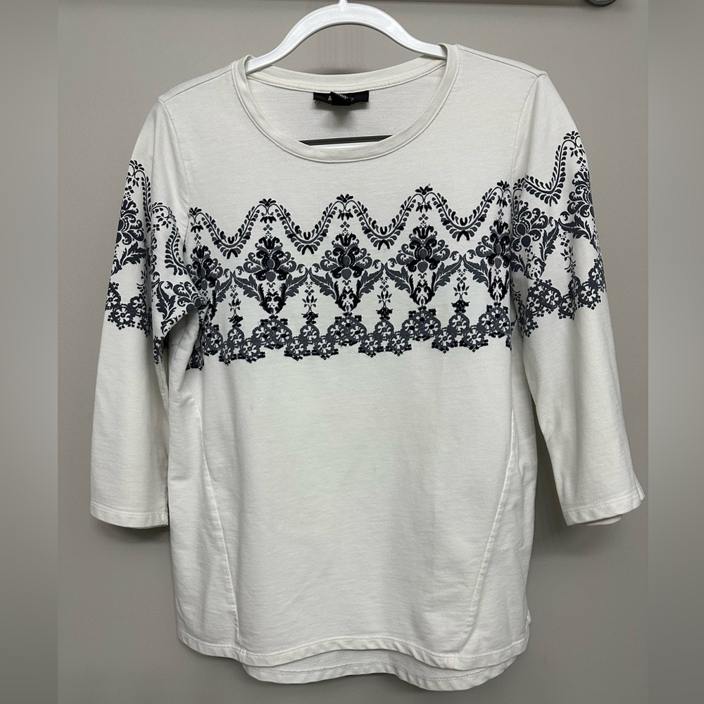 Macy’s Style & Co 3/4 Sleeve White and Navy 3/4 Sleeve Top